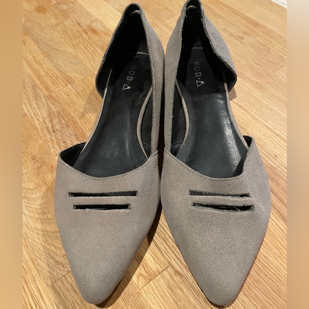 KDB NWOB Women's Taupe Flats